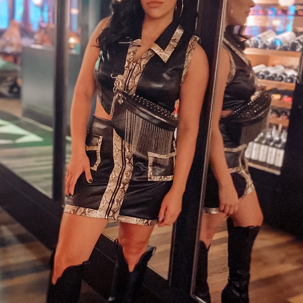 Snakeskin Print PU Leather Tank Top & Flap Pocket Bodycon Skirt (set)